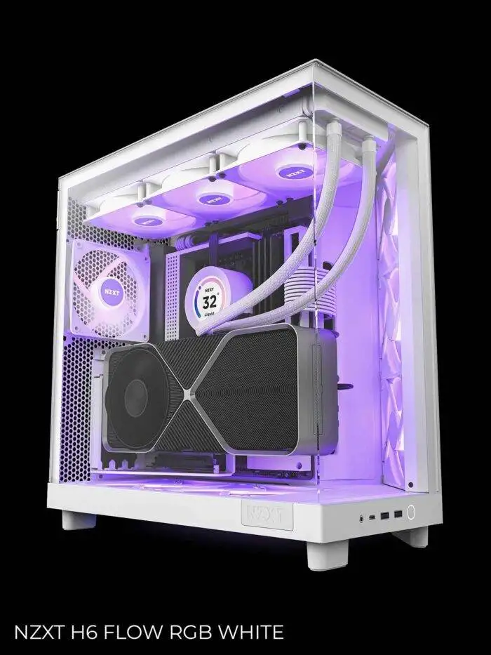 Baltas kompiuterio korpusas su RGB